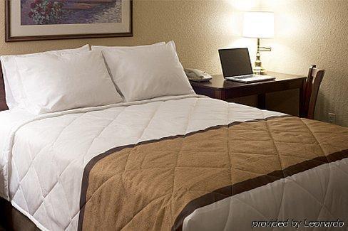 Extended Stay America Suites - Madison - Junction Court Middleton Room photo